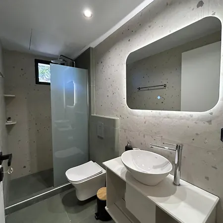 Avra شقة فندقية 3*